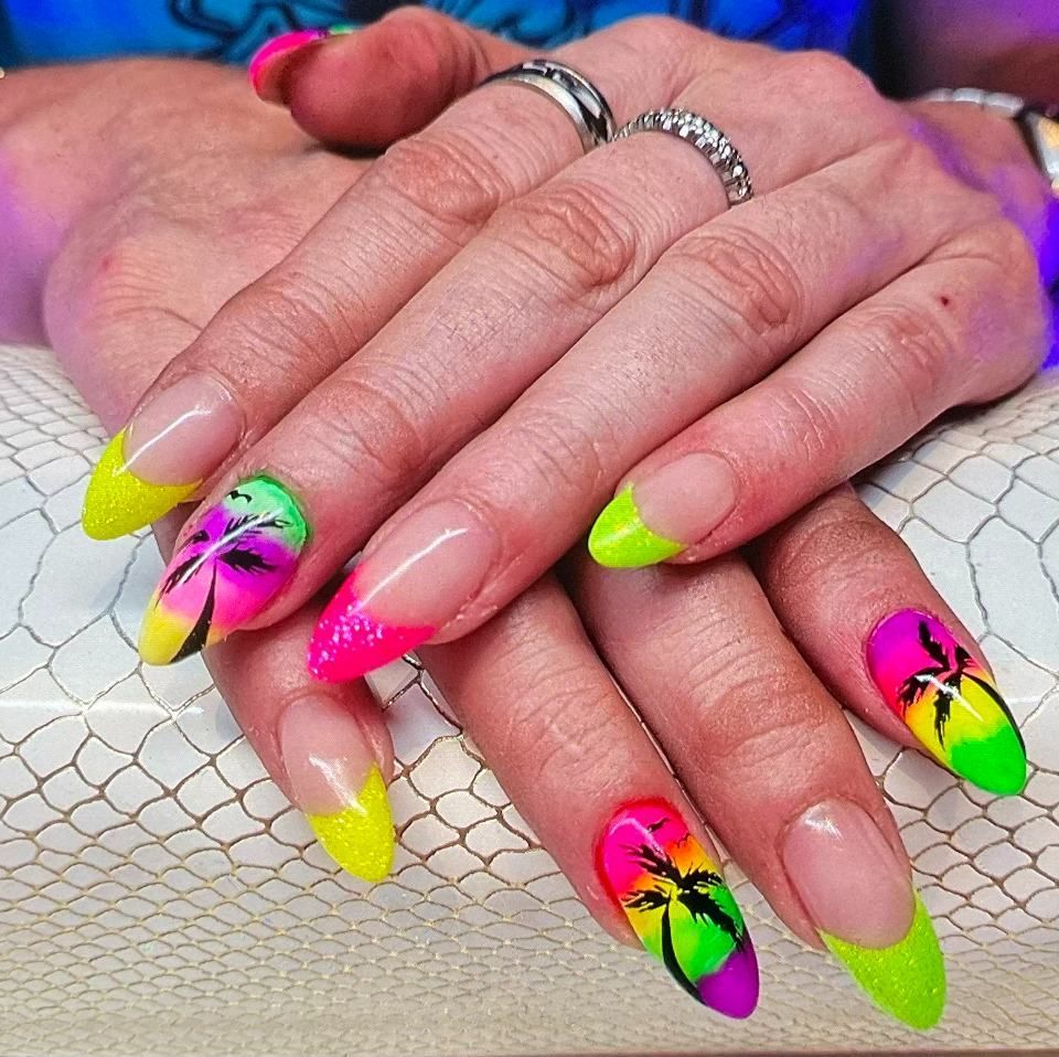 Nageldesign bunt French