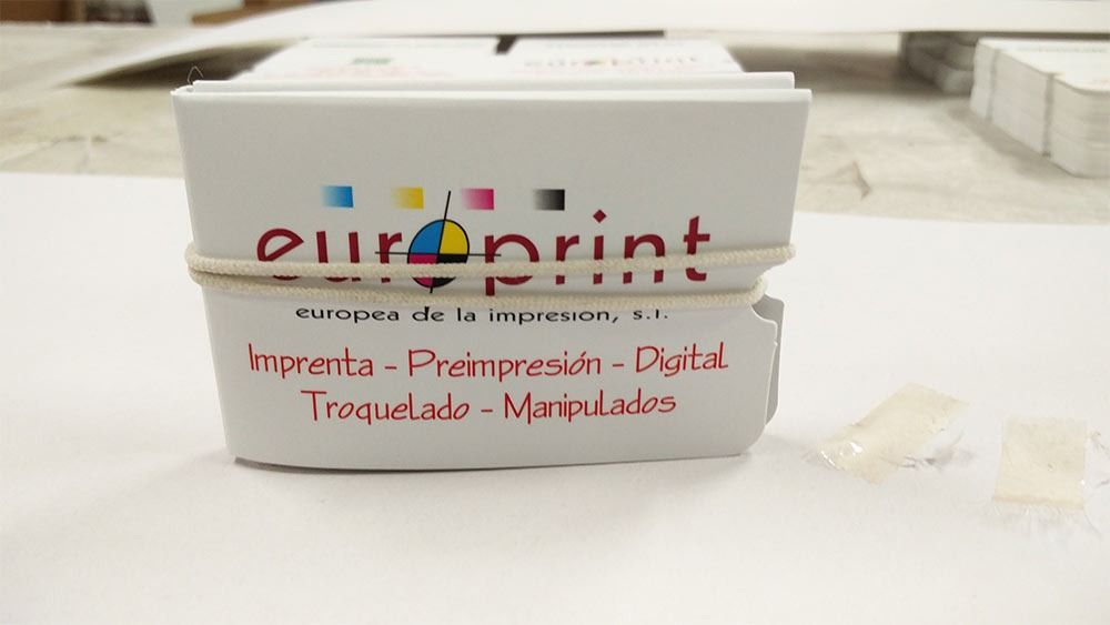 Una caja blanca con la palabra europrint en ella