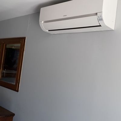 Photo d'une climatisation intérieure réalisée par EMS Climatisation Plomberie 