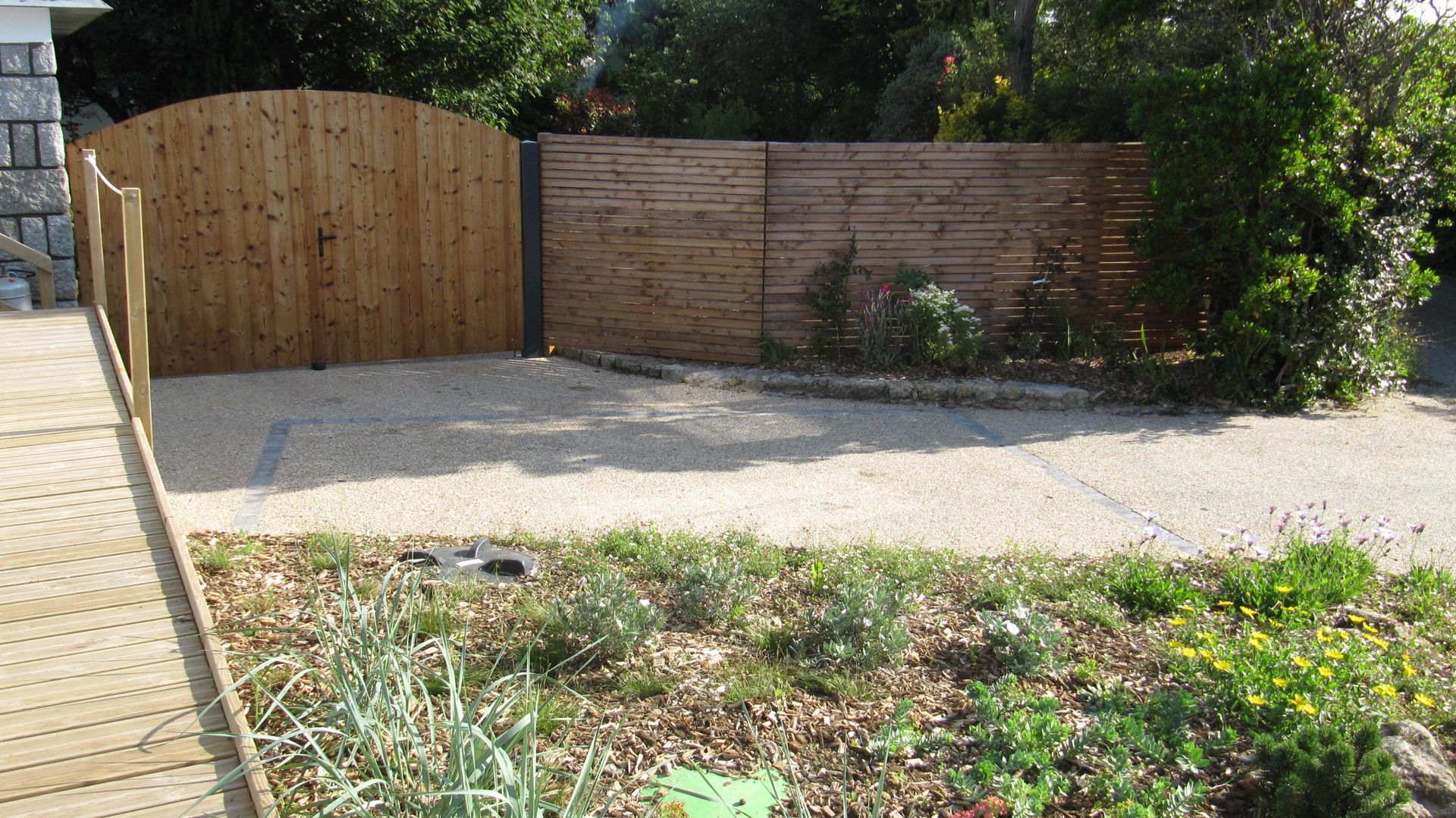 Portail et clôture en bois