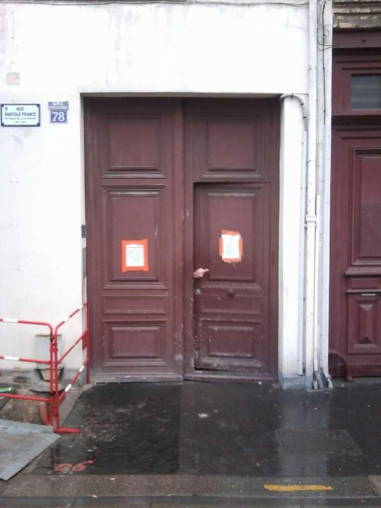 Porte cochère avant