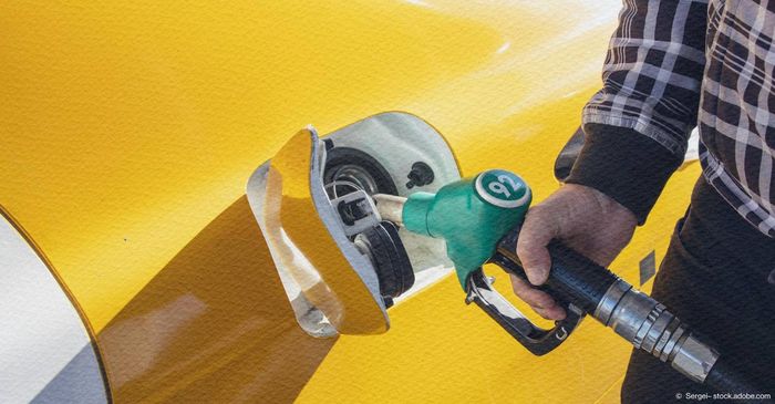 Kunde beim premium Diesel kaufen in Mönchengladbach
