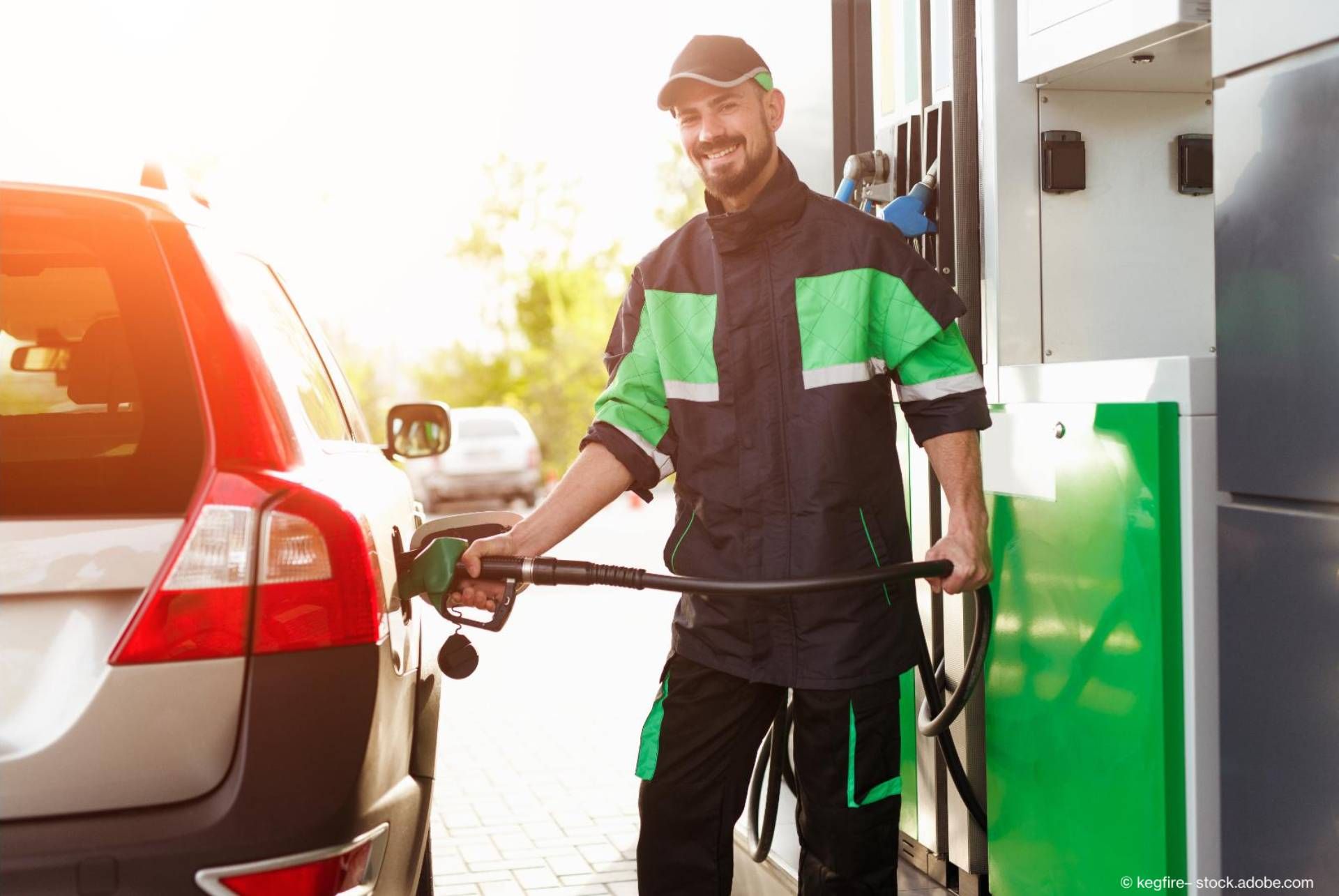 Ein zufriedener Kunde kauft hochwertiges Heizöl nahe Viersen.