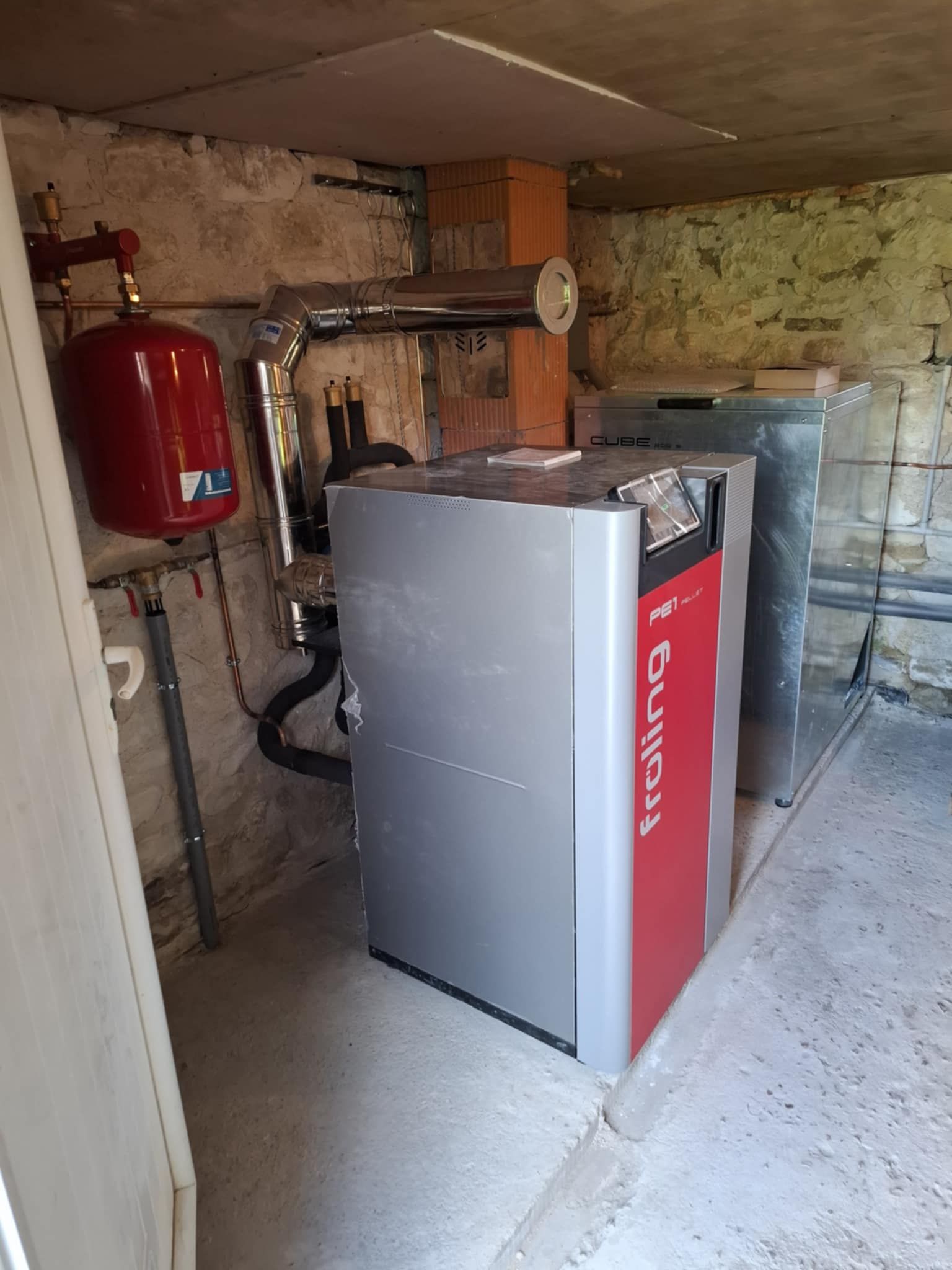 Chaudière installée dans un garage