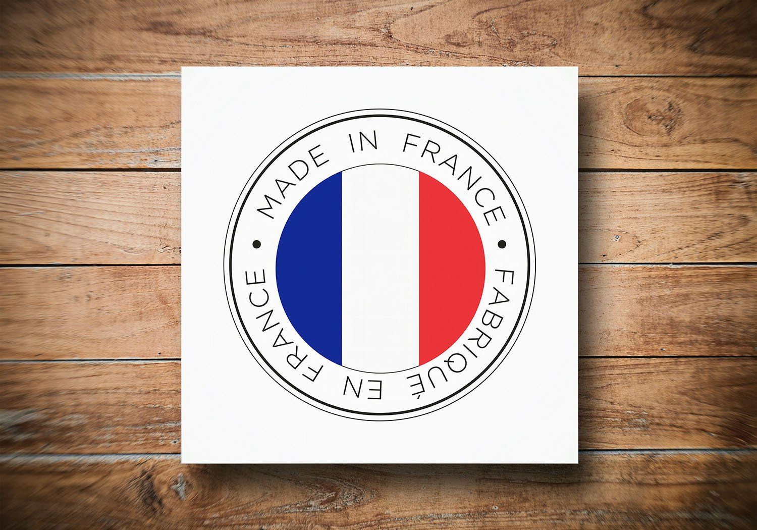 Logo made in France sur fond en bois