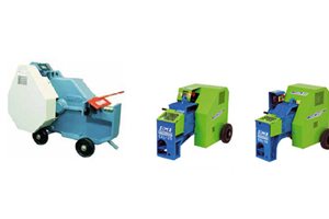 Tres cortadoras de varillas de refuerzo sobre ruedas: una azul y dos verdes.