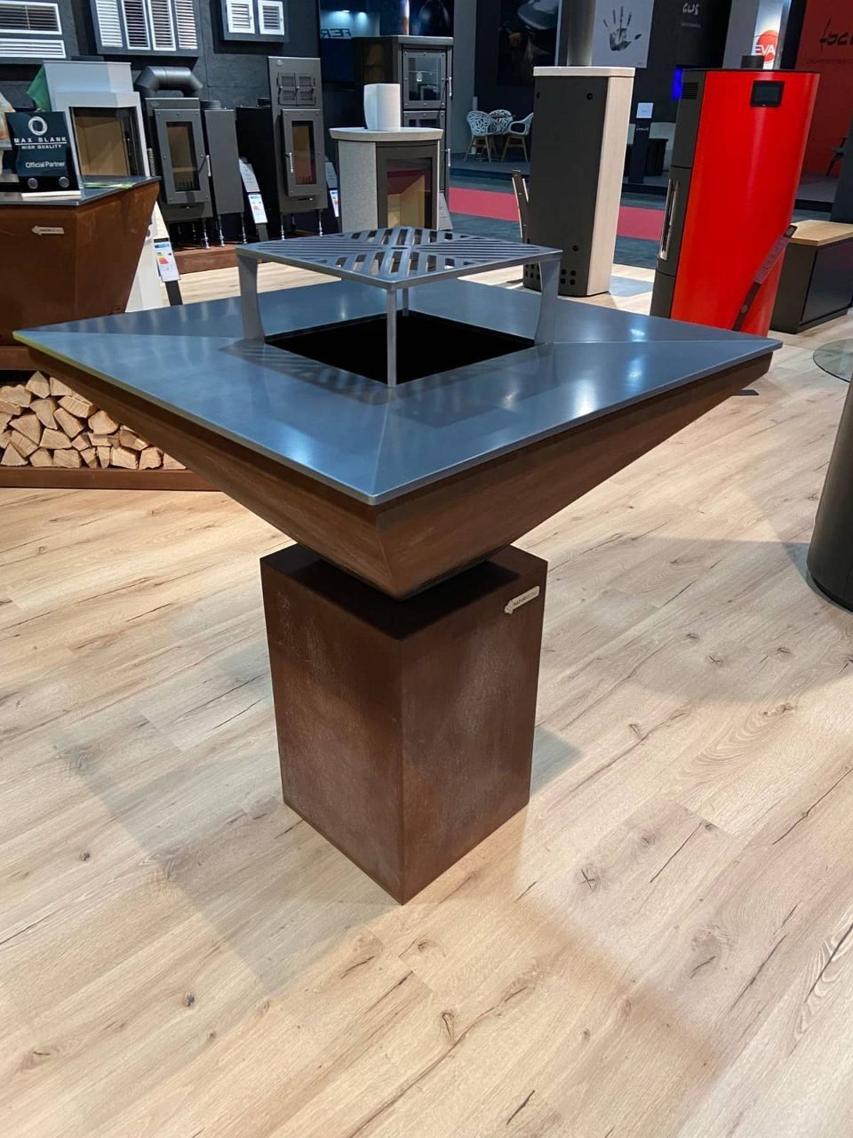 Kortenstahl Feuertisch