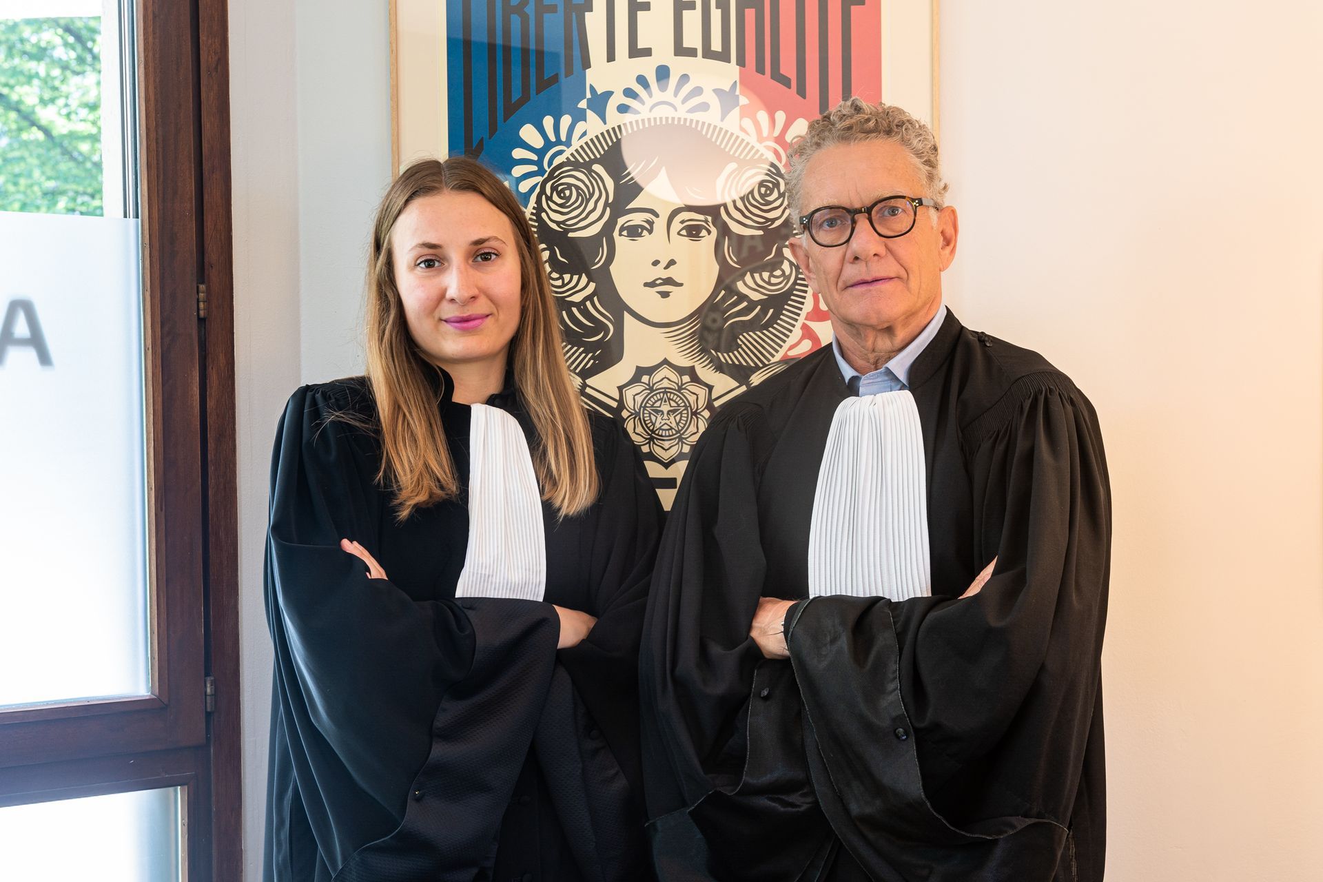 Visage de Maître Brocas et une autre avocate