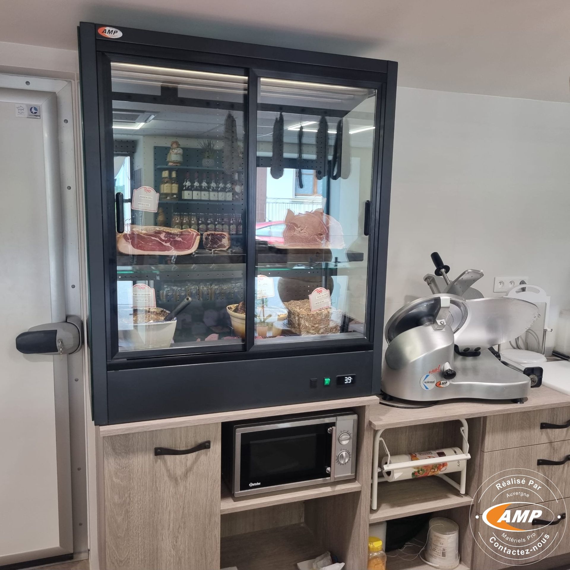 Une trancheuse de charcuterie