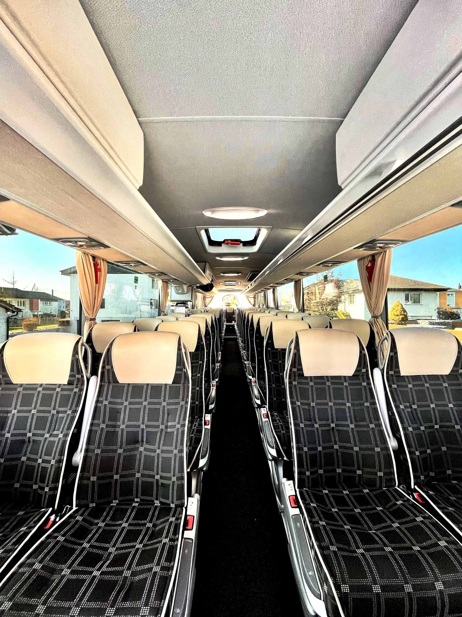 Innen Mercedes-Benz Komfortfernreisecar - Rheintal-Reisen Sieber