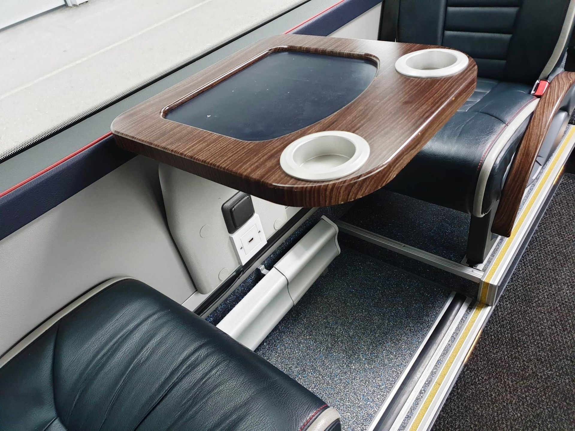 Einzelsitz mit Tisch