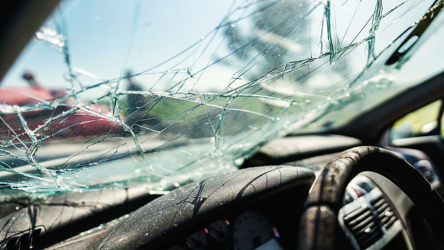 Pare-brise cassé dans un accident de voiture