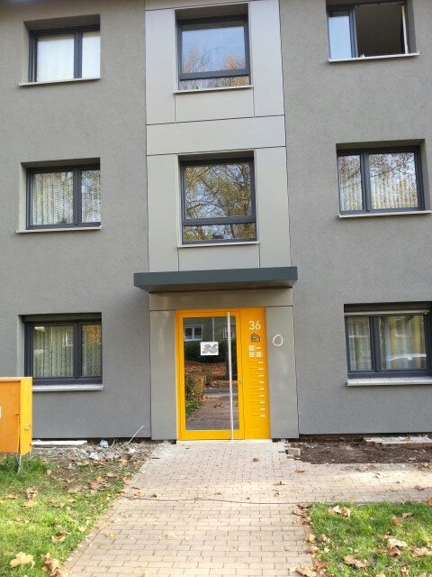 Eingang Mehrfamilienhaus