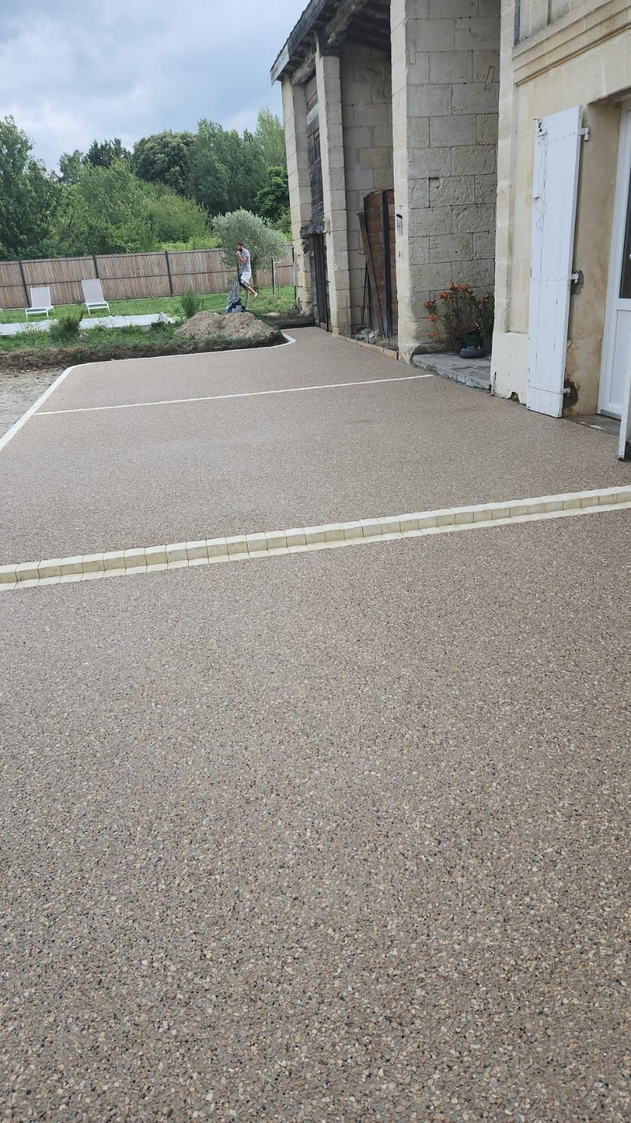 Béton désactivé foncé en gros plan