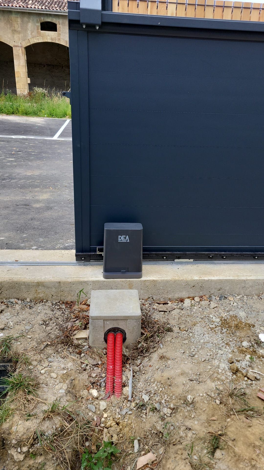 Motorisation d'un portail en gros plan