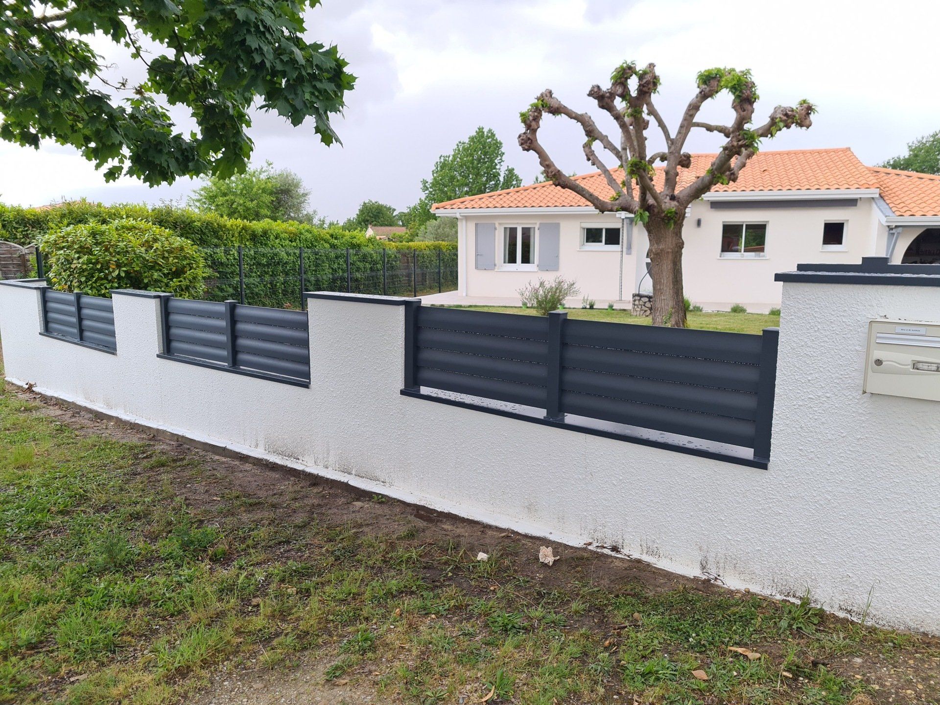 Clôtures en aluminium gris anthracite