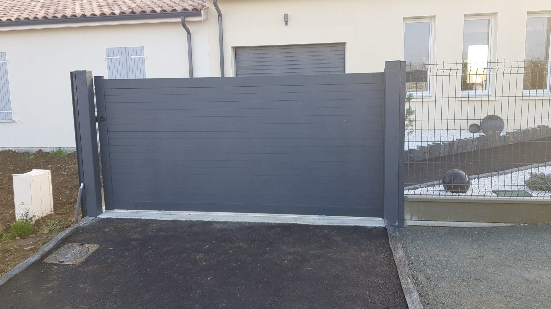 Portail moderne gris anthracite neuf