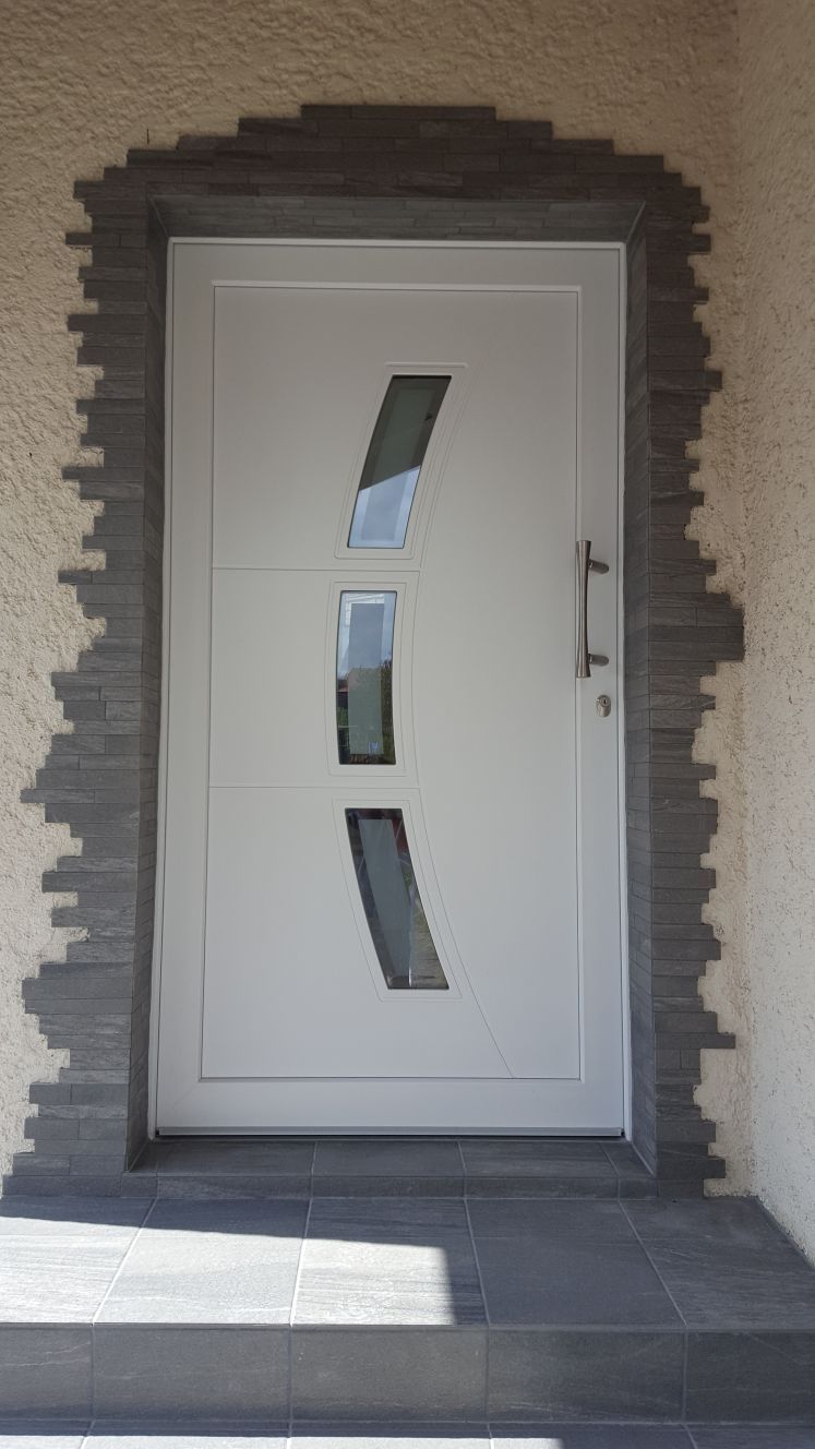 plattenarbeiten eingang - marc gurtner gmbh - schwarzenburg