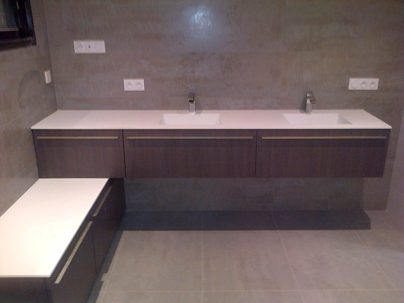 Double vasque suspendue