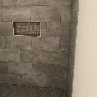 Wand mit Verkleidung, die von der Cammardella GmbH gebaut wurde