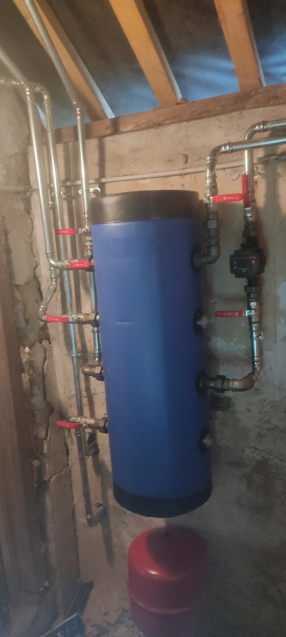 Une chaudière bleue