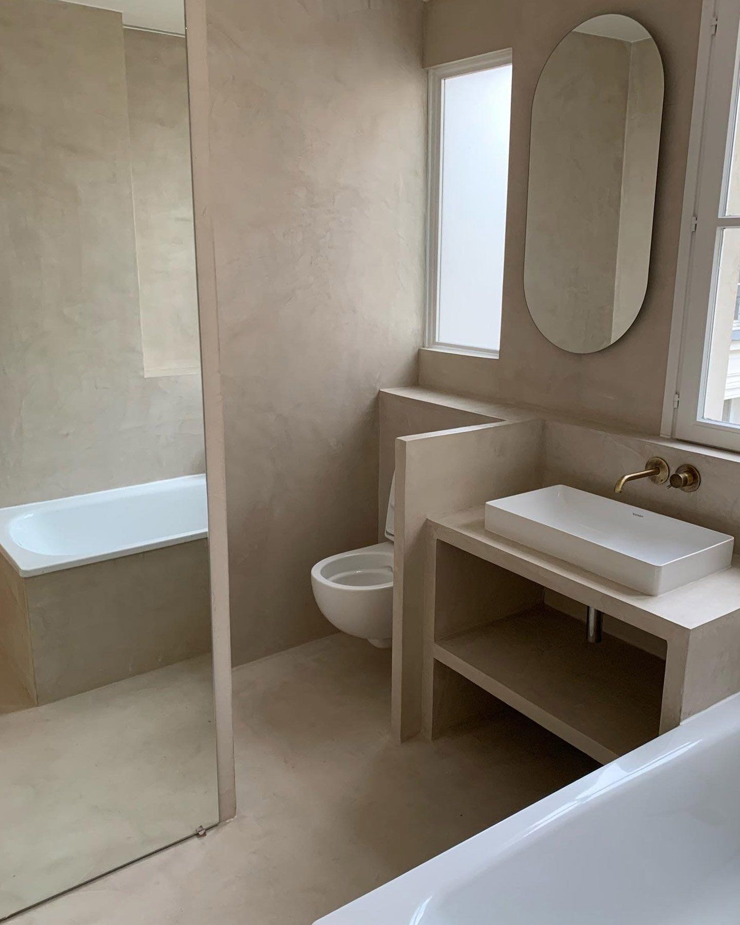 Photo d'une grande salle de bain rénovée avec vasque