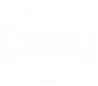 Logotipo blanco tipo insignia, con el contorno de un tejado y texto tenue en el interior.