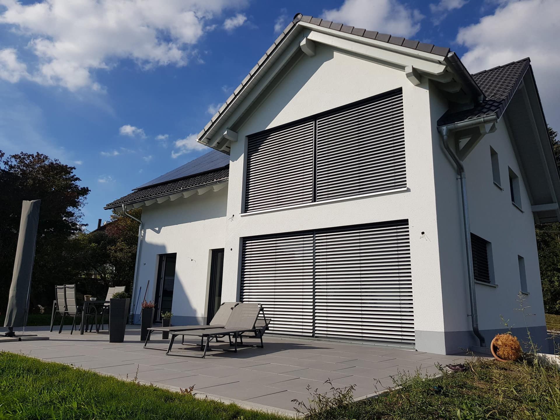 Einfamilienhaus mit Keller u. Garage - Bild 1