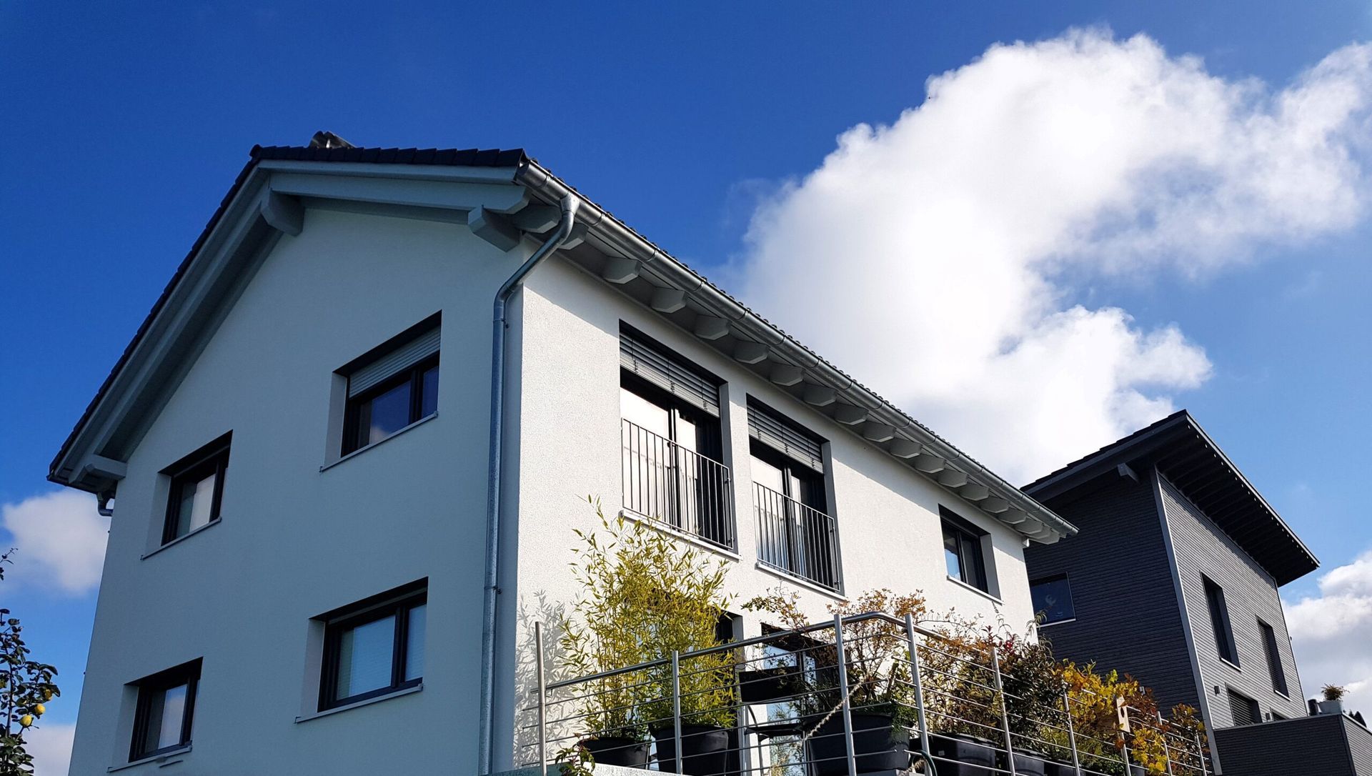 Holzhaus mit Keller und Garage - Bild 4