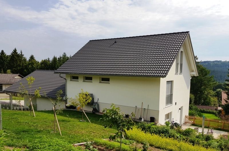 Holzhaus mit Garage - Bild 2