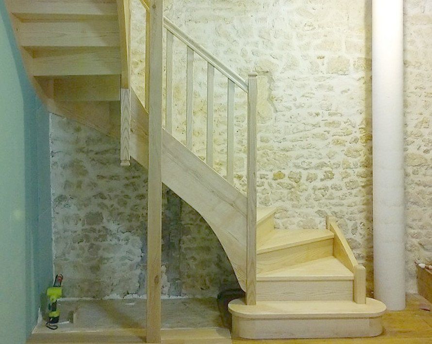 Conception et fabrication d'escalier traditionnel à Poitiers