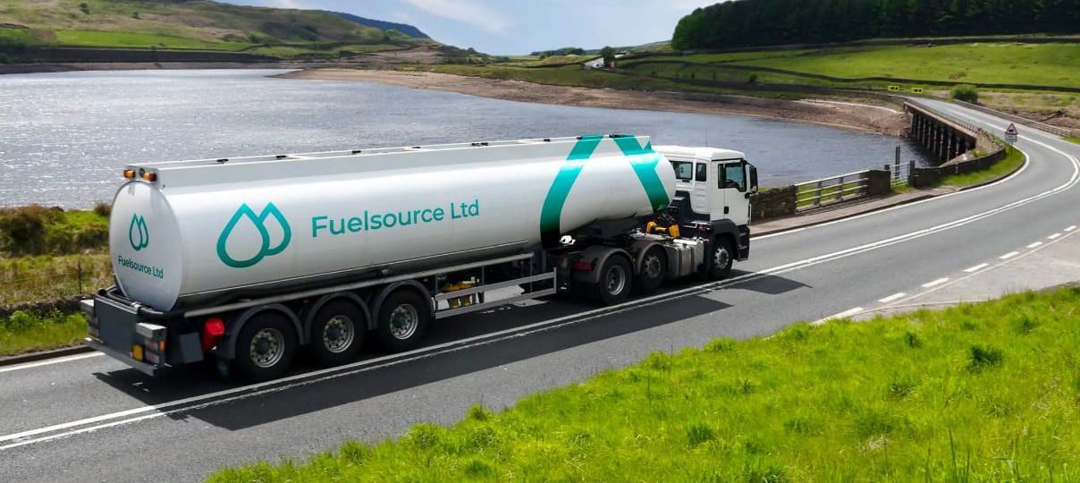 Camion de fioul sur la route