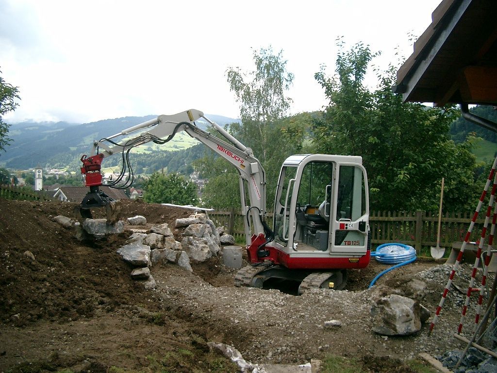 Weiher mit Wasserfall