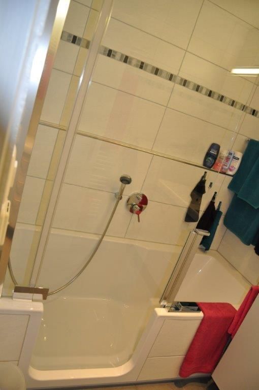 Badsanierung mit spezieller Duschen-Wanne