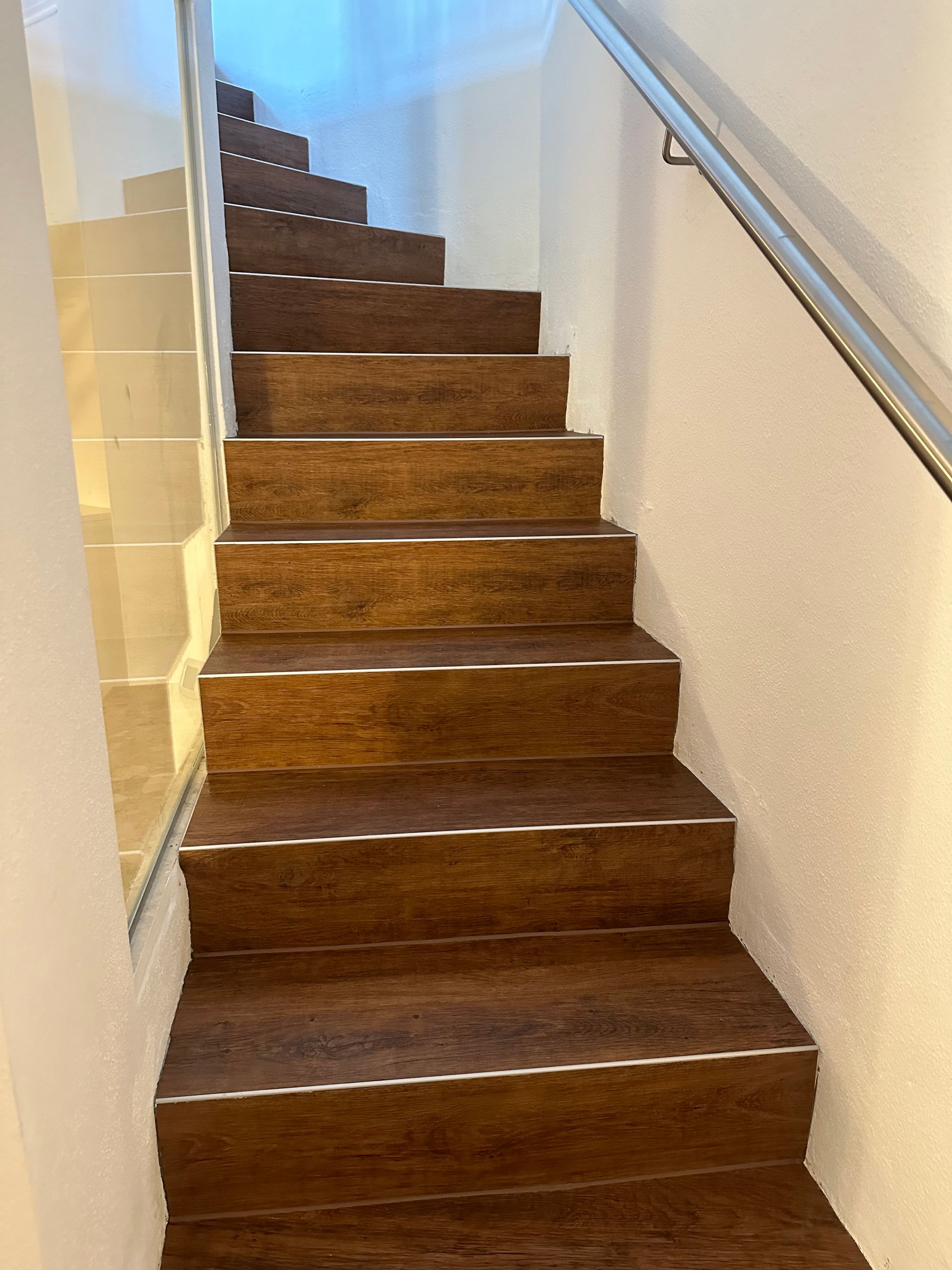 Treppe mit Vinyl bearbeitet