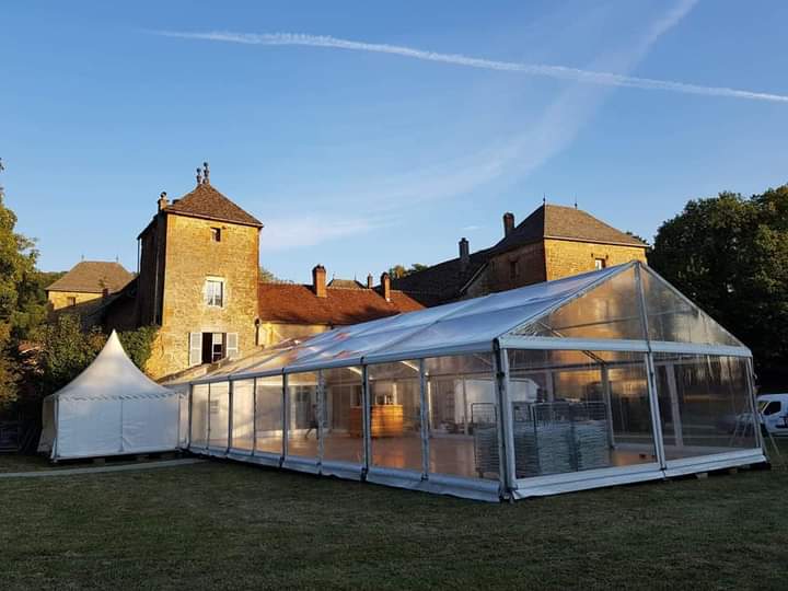 Mariage sous chapiteau tout cristal 10m x 25m
