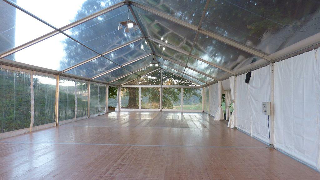 Toit cristal pour mise en valeur du site