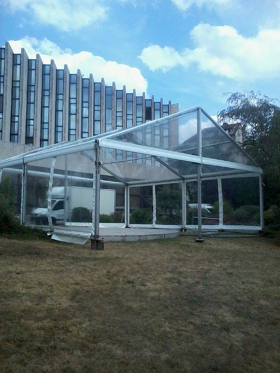 Structure  10m x 10m  entièrement cristal