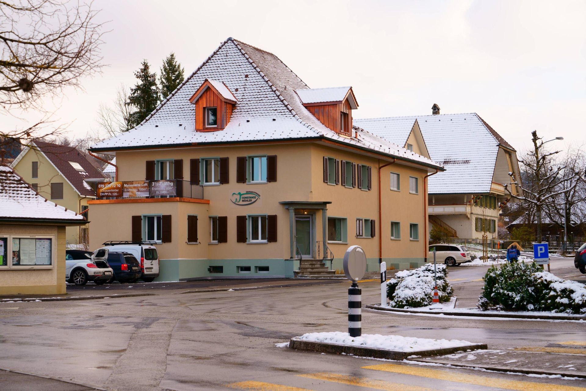 Praxis im EG - Barrierefreier Zugang: rückseitig