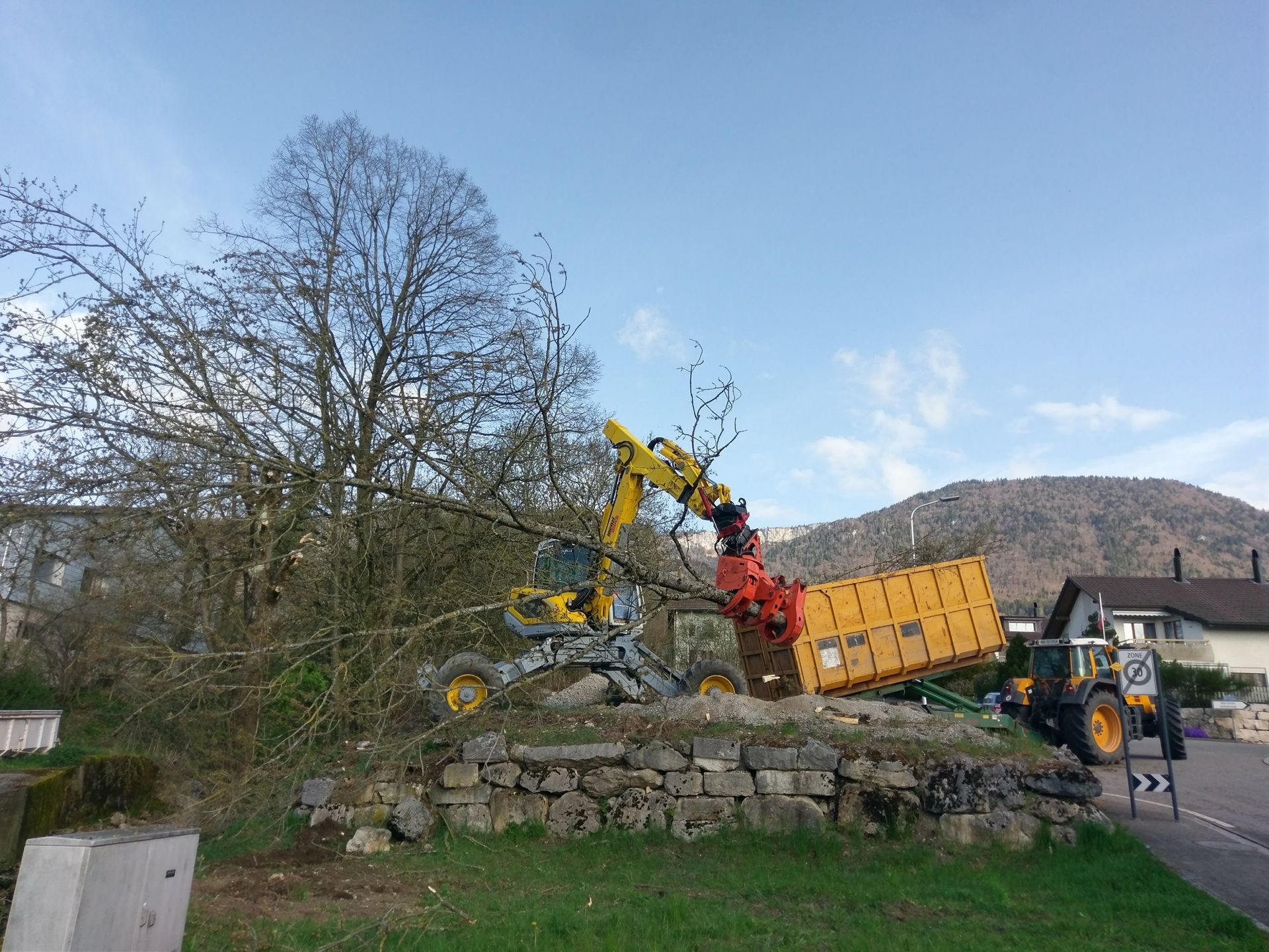 Rodungsarbeiten - Aeschlimann Umwelttechnik AG in Busswil BE
