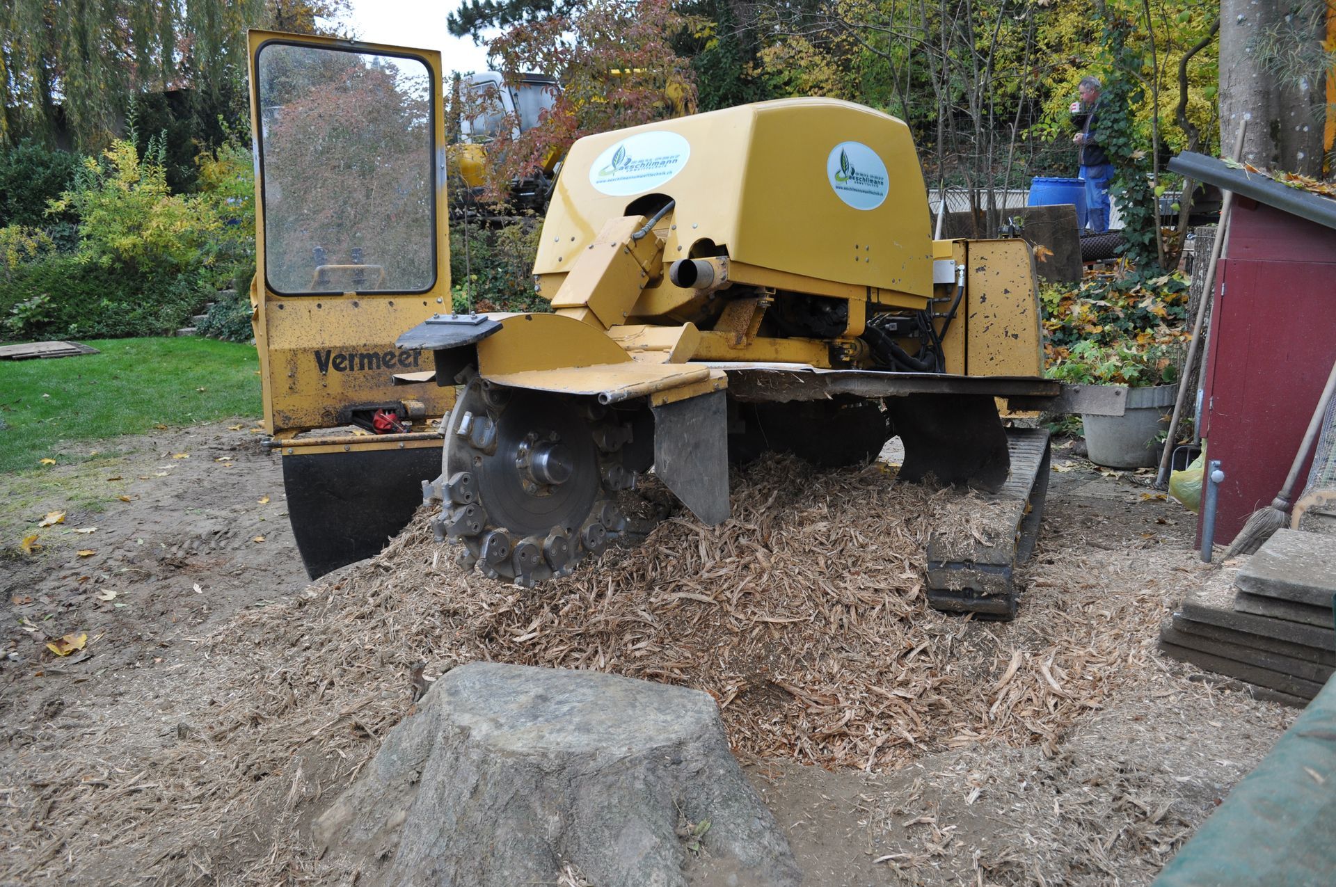 Wurzelstockfrsemittel gross - Aeschlimann Umwelttechnik AG in Busswil BE