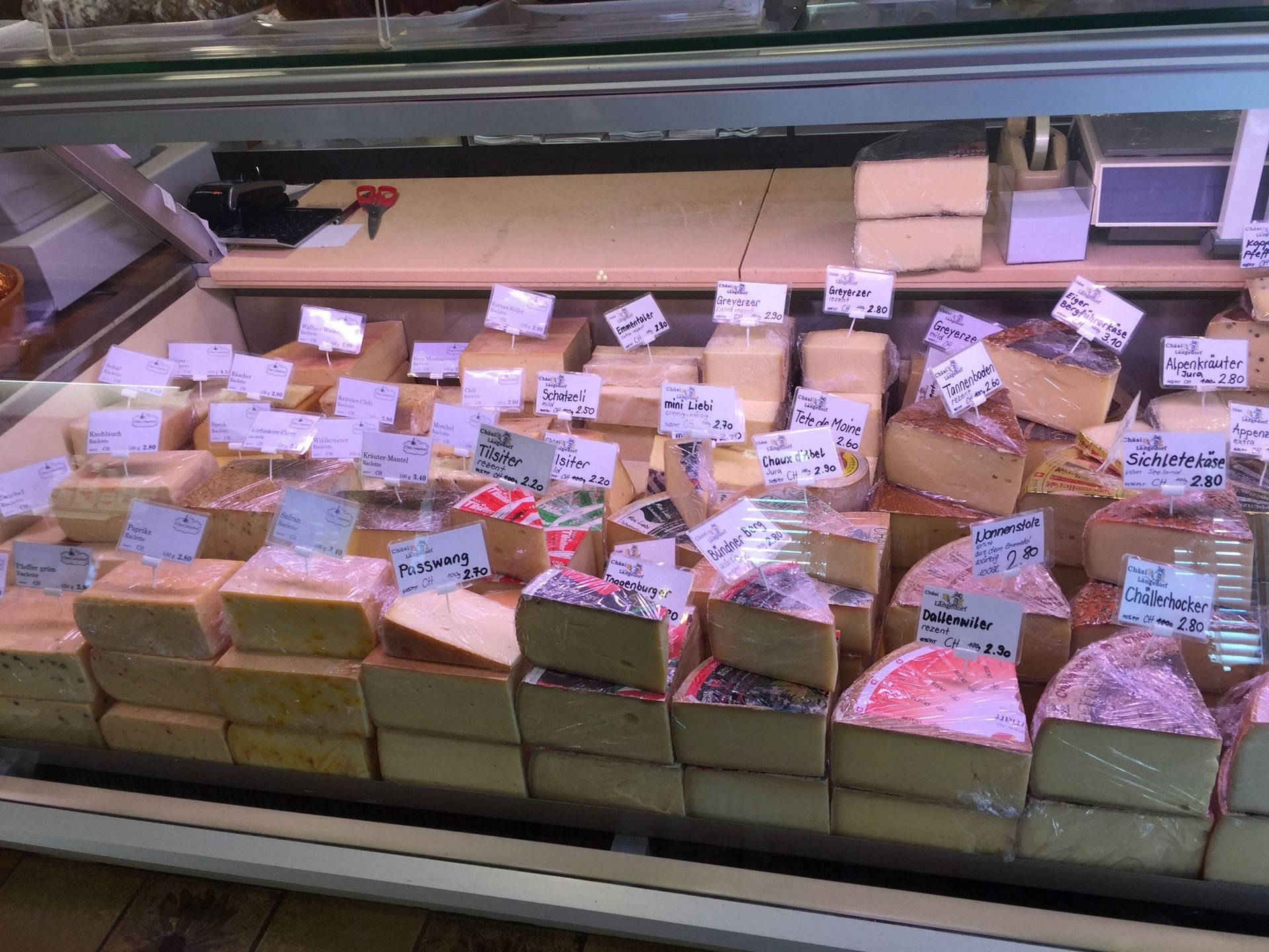 Käsevitrine - Chäsi Längedorf - Langendorf