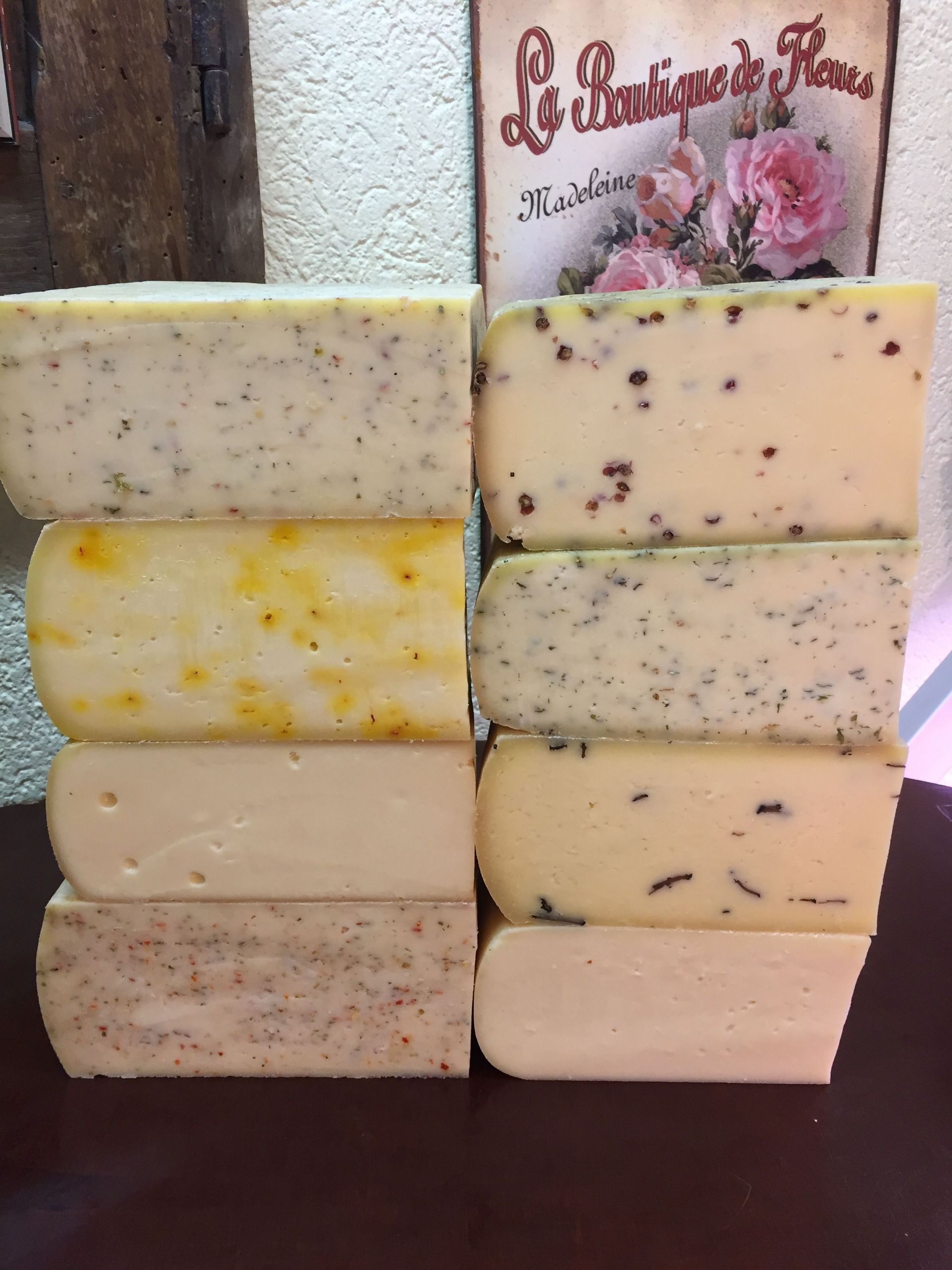 Verschiedene Raclettekäse - Chäsi Längedorf - Langendorf 1