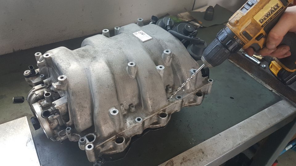 Bohrmaschine und Motor