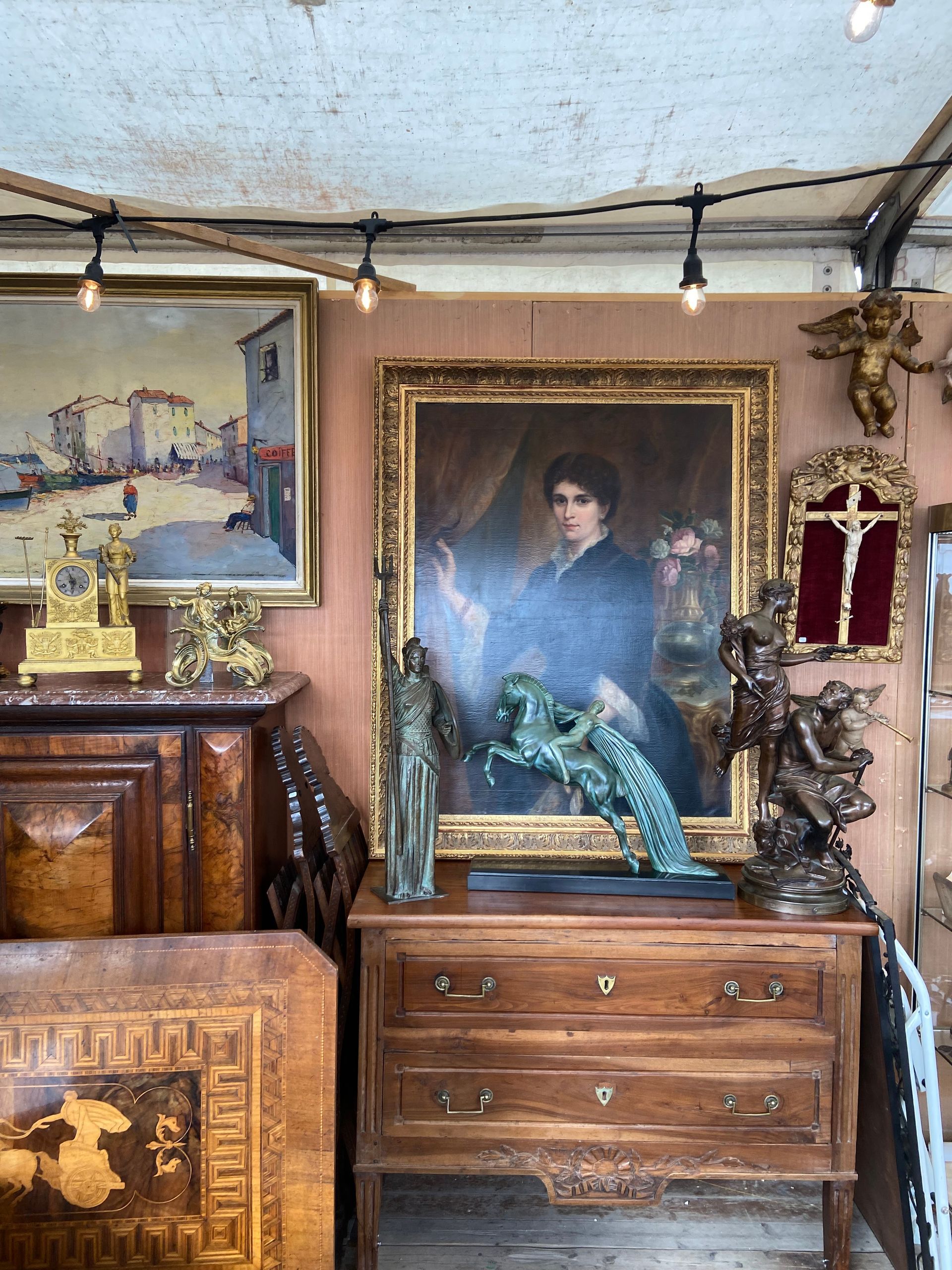 Brocante d'antiquités à Paris dans les Yvelines - objets anciens 3