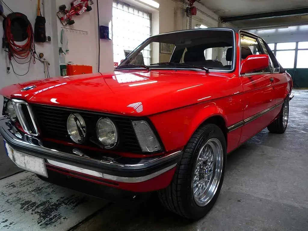 Fahrzeugpflege Oldtimer BMW