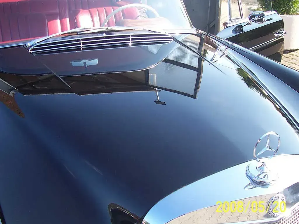 Oldtimer Fahrzeugpflege schwarz