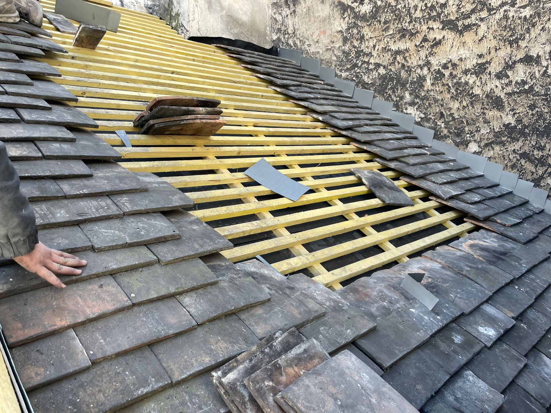 Une toiture en ardoises