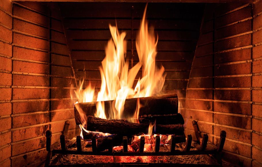 Un feu de cheminée