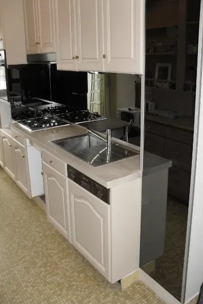 Crédence miroir d'une cuisine rustique